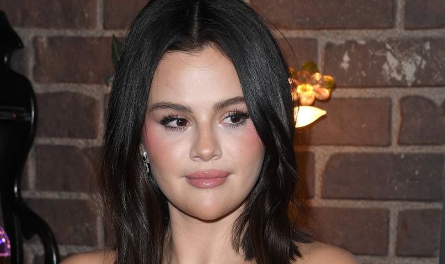 Selena Gomez slams comedian Tony Hinchcliffe over Puerto Rico joke ...