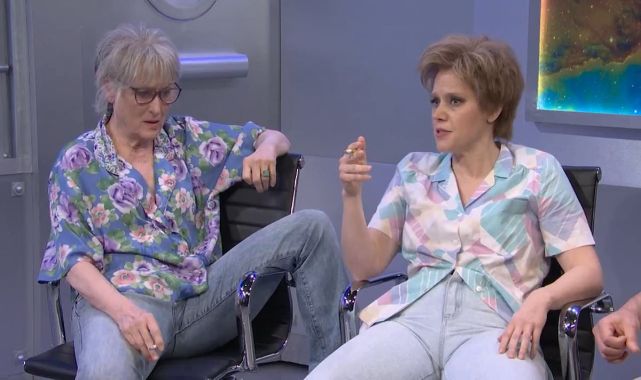 Meryl Streep makes SNL debut as Kate McKinnon's raunchy mother